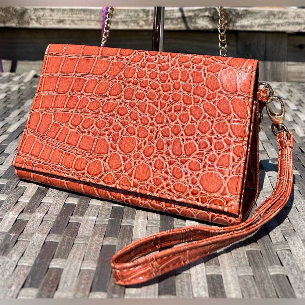 Just Solutions Triangle Vegan Croc Embossed Carryall Mini Bag w/ Detach. Straps